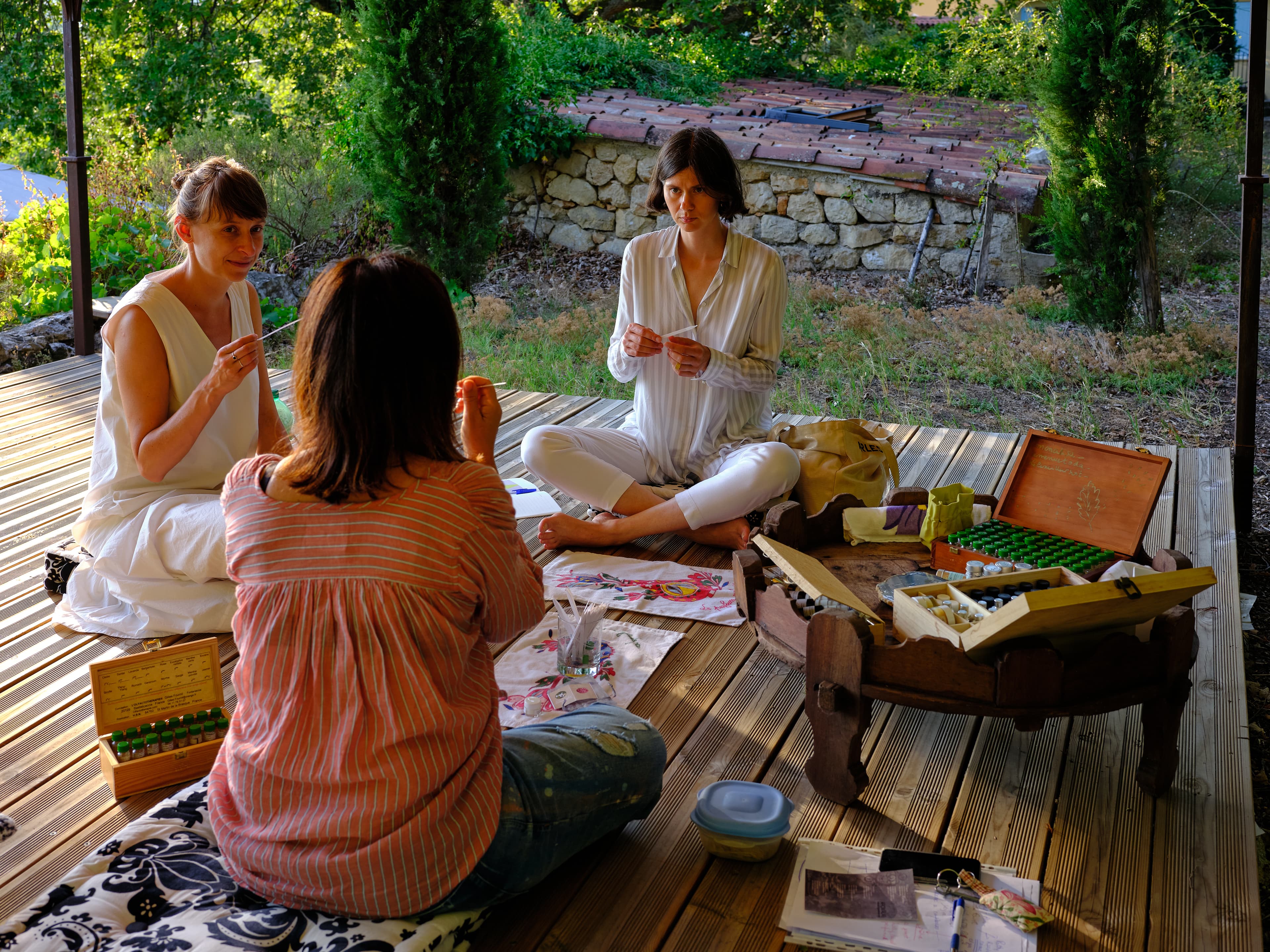 olfactocoaching, coaching, accompagnement odeurs, odorat, formation, animation groupe, coaching olfactif, voyage du héros, développement personnel, formation olfactocoaching, projet, coaching de vie, accompagnement de projet, olfactothérapie, olfacto, coaching avec les odeurs, approche corporelle, mieux-être